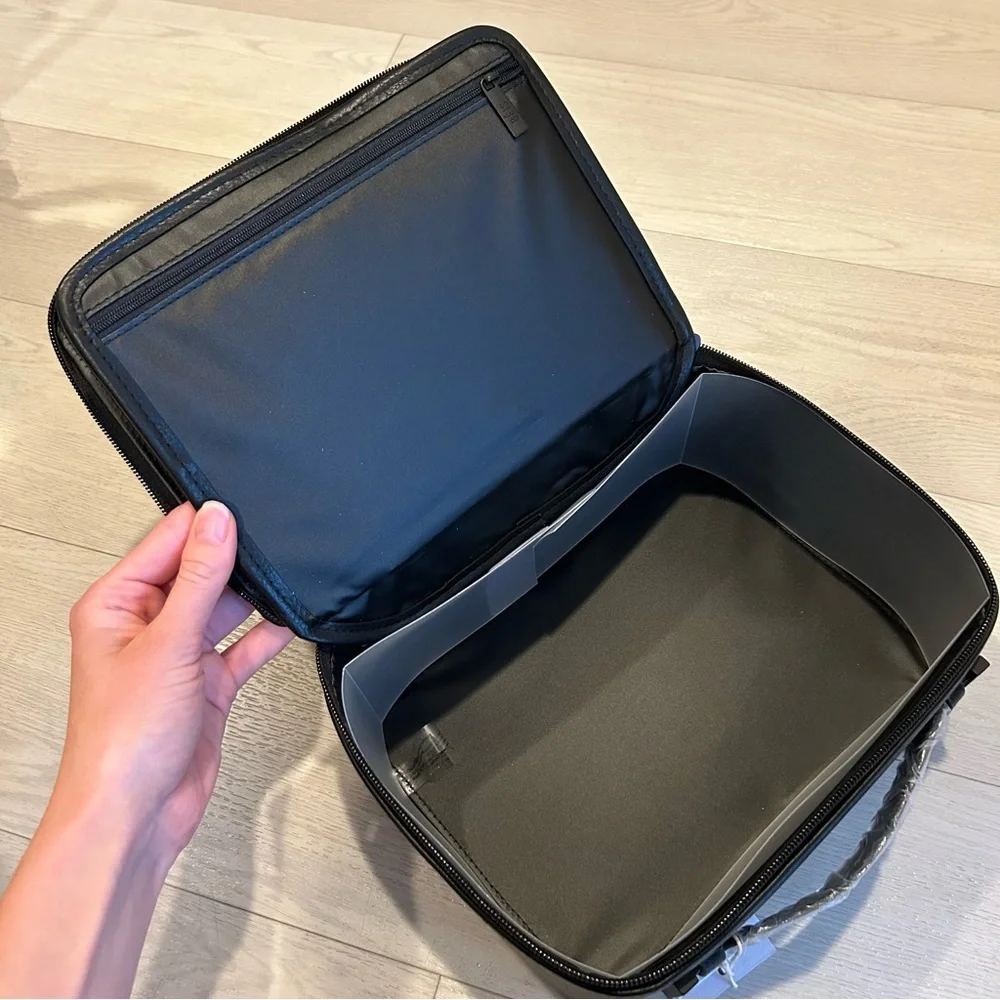 BEIS sleek cosmetic
